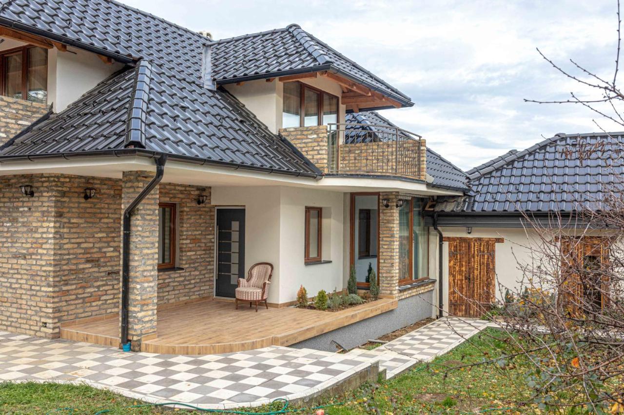 City Escape Luxury Villa Zuce Exterior foto